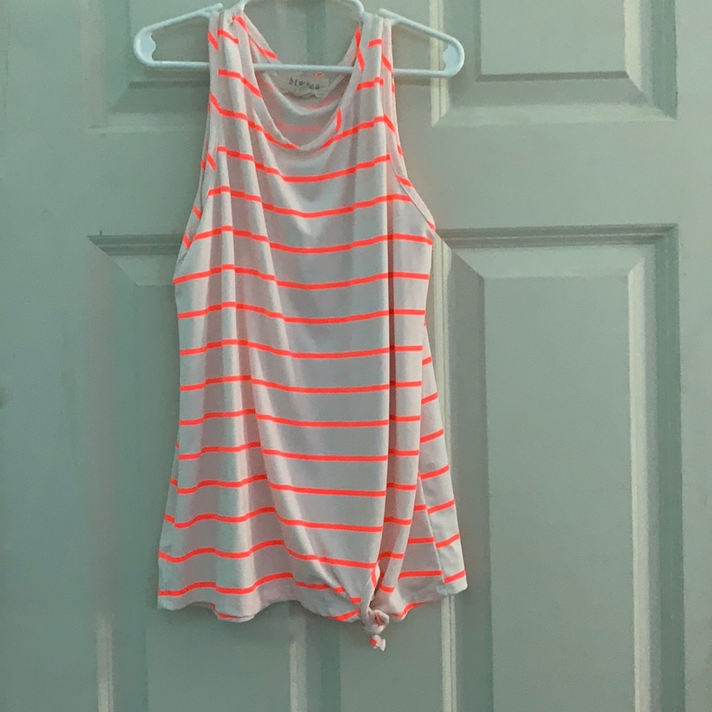 hot pink/white tank tied